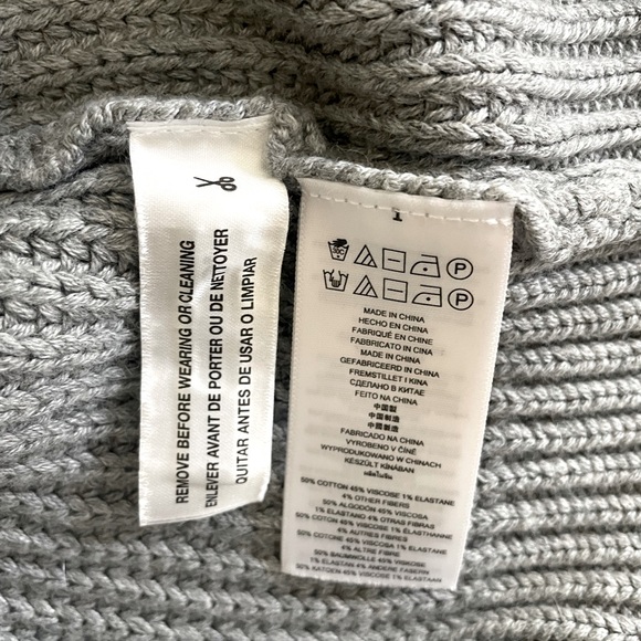 Michael Kors Turtle Neck Sleeveless Sweater NWT SZ. XS - Picture 3 of 6